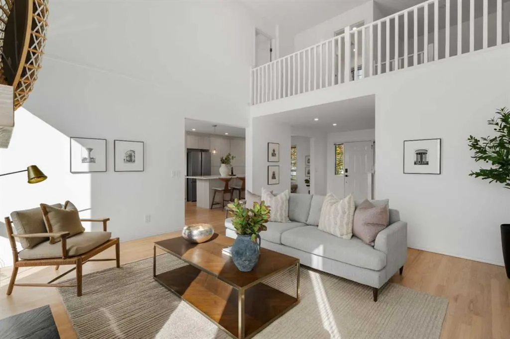 52 West Mitford Crescent