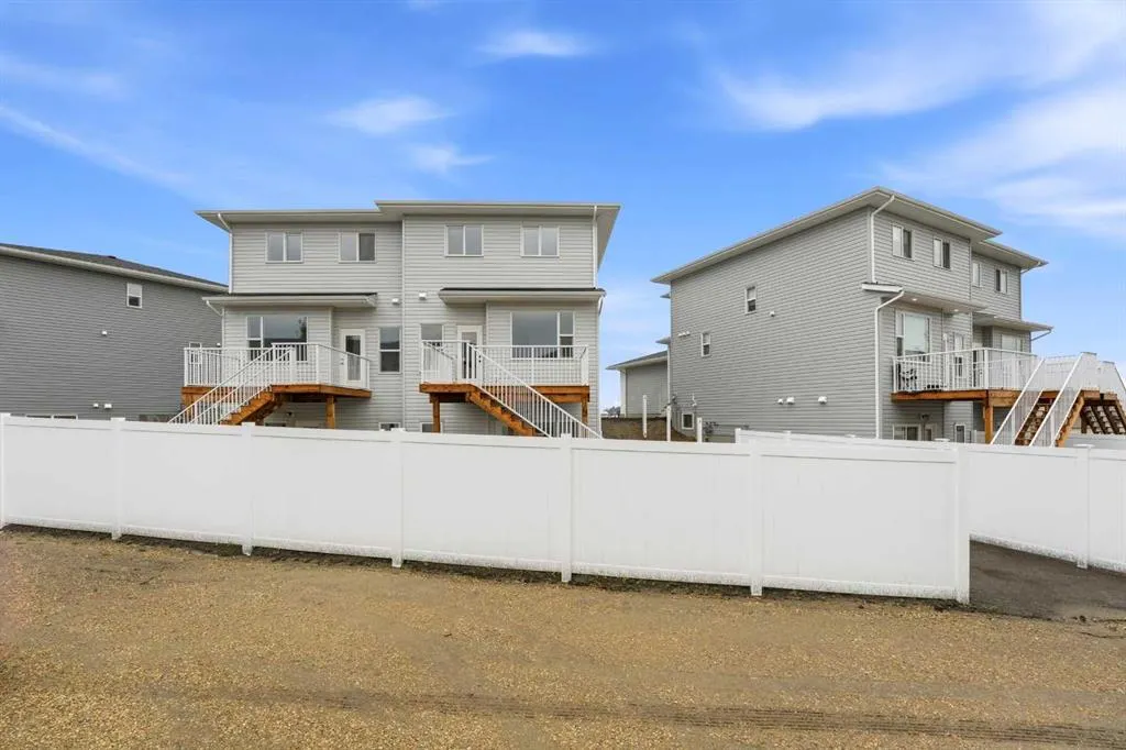 77 Pinnacle Close