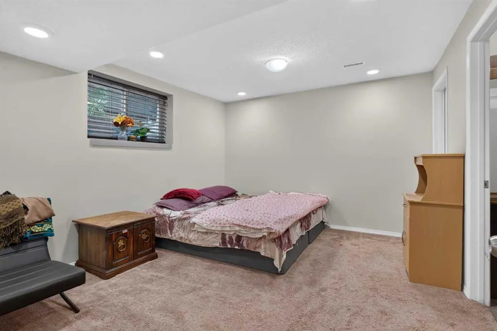 52 Citadel Forest Close NW
