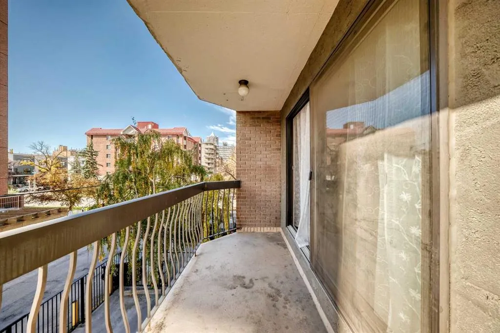 537 14 Avenue SW #306