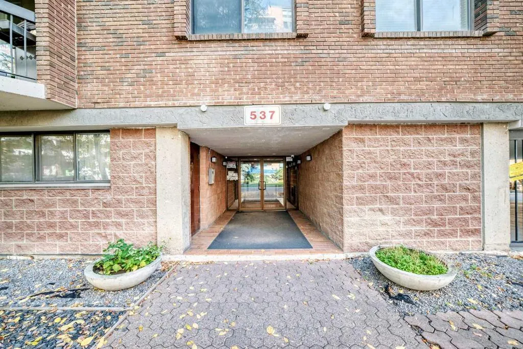 537 14 Avenue SW #306