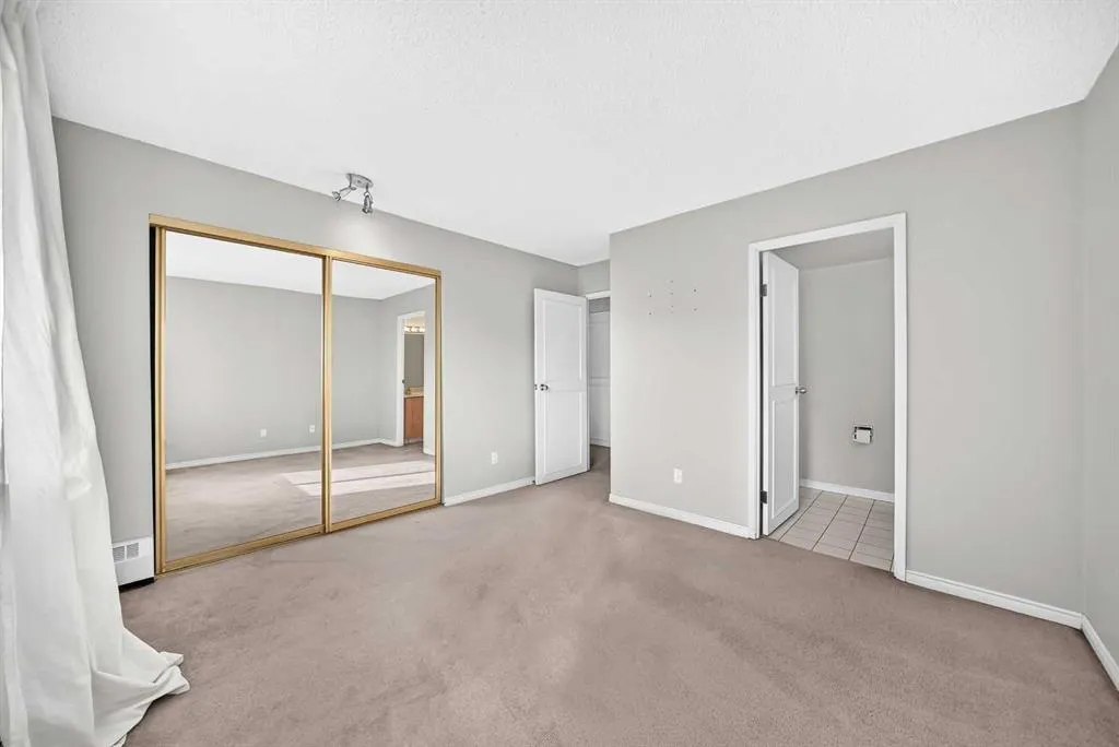 537 14 Avenue SW #306