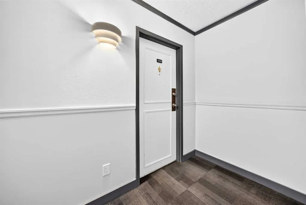537 14 Avenue SW #306