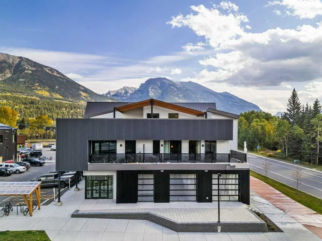 1 Industrial Place #302A