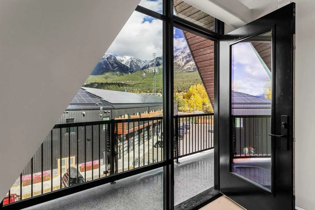 1 Industrial Place #302A