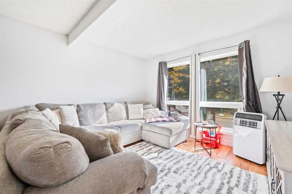 70 Dovercliffe Way
