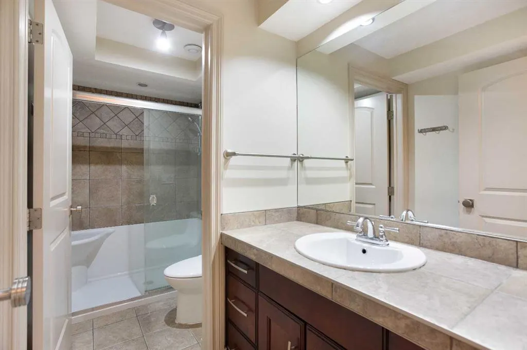 135 Coopers Hill SW