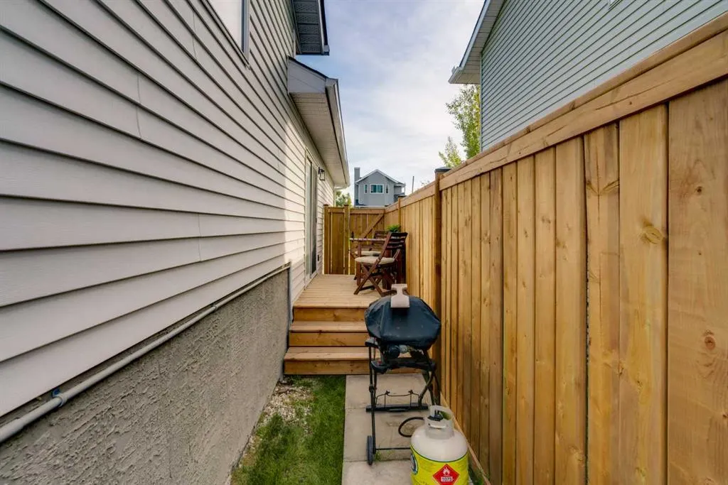 15 Rivercrest Way SE