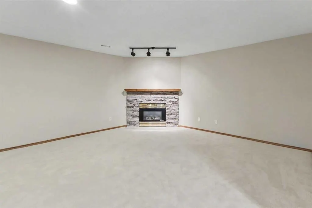 20 Arbour Cliff Close NW