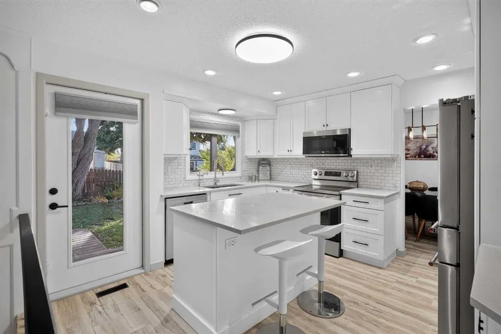 40 Silver Ridge Court NW