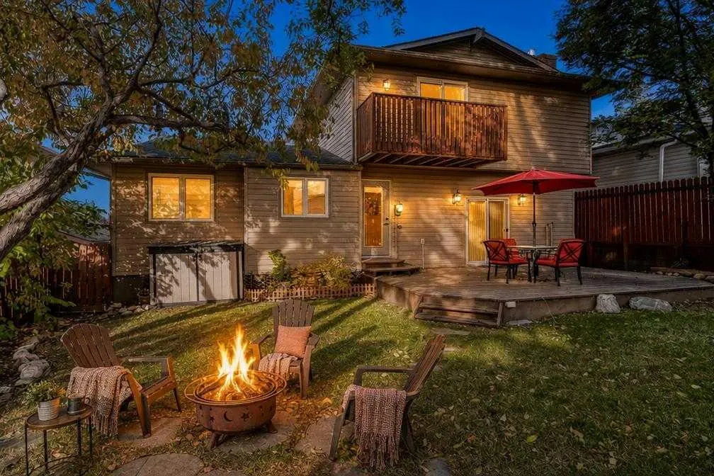 40 Silver Ridge Court NW