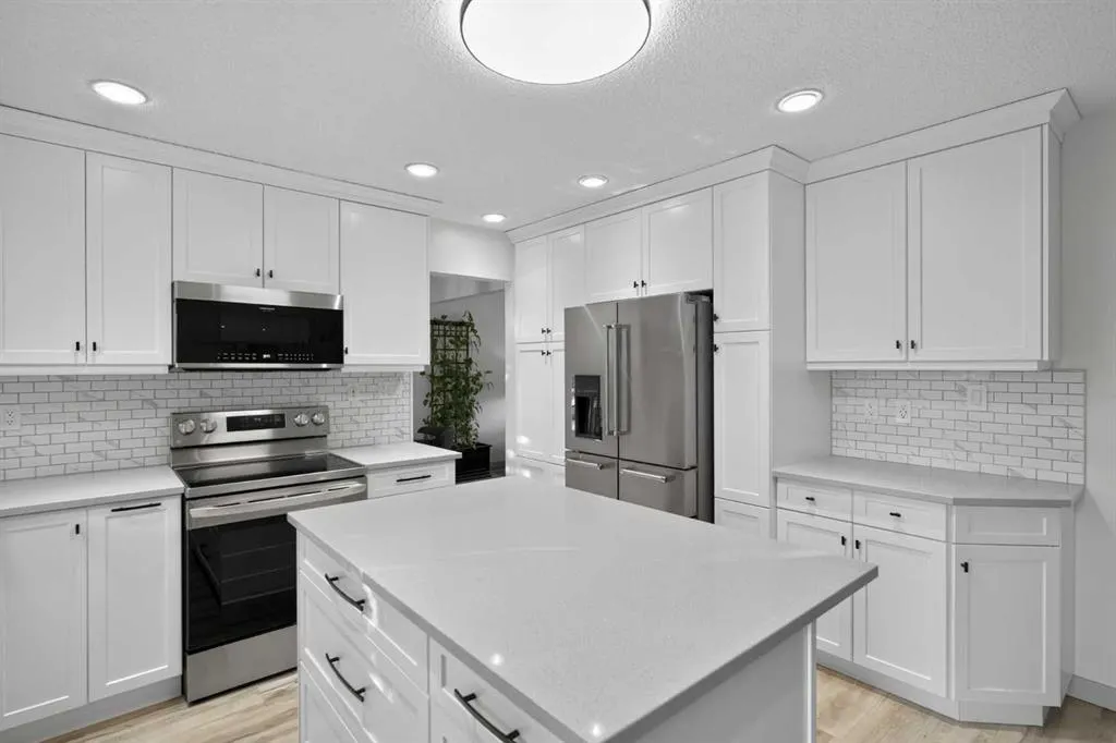 40 Silver Ridge Court NW