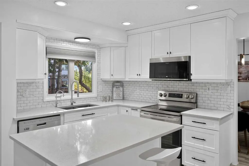 40 Silver Ridge Court NW