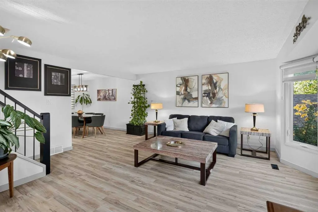 40 Silver Ridge Court NW