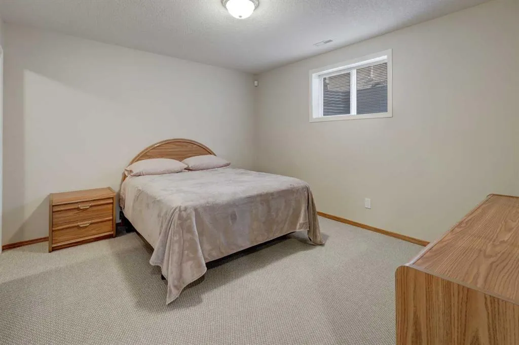 45 Panorama Hills Manor NW