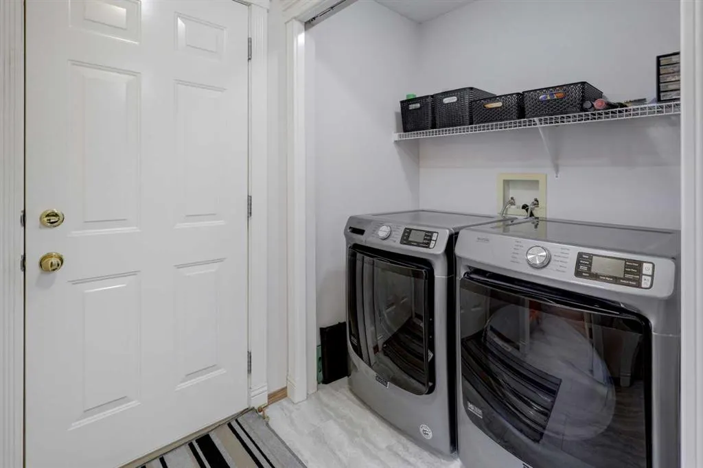 45 Panorama Hills Manor NW