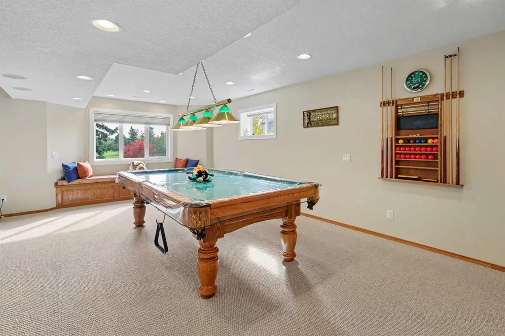 45 Panorama Hills Manor NW