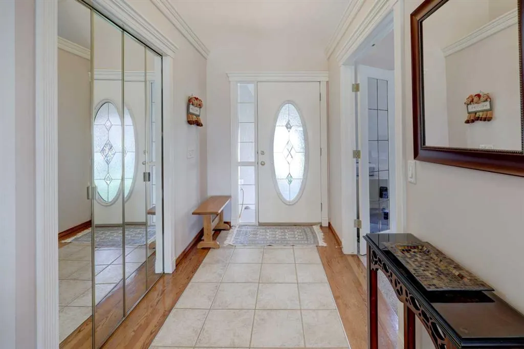 45 Panorama Hills Manor NW