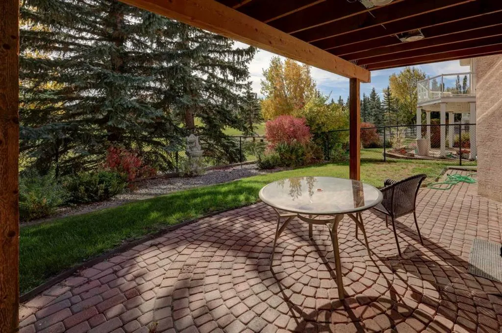 45 Panorama Hills Manor NW