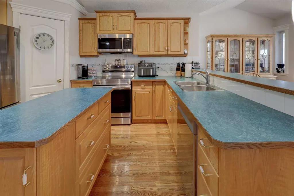 45 Panorama Hills Manor NW