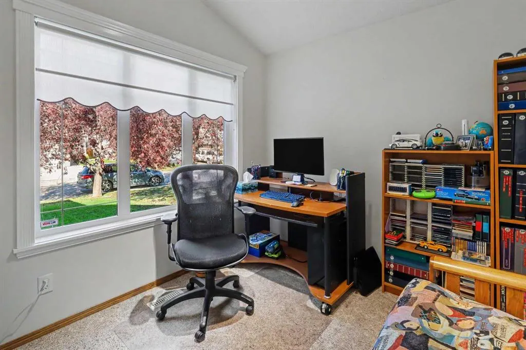 45 Panorama Hills Manor NW