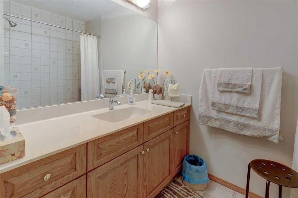 45 Panorama Hills Manor NW