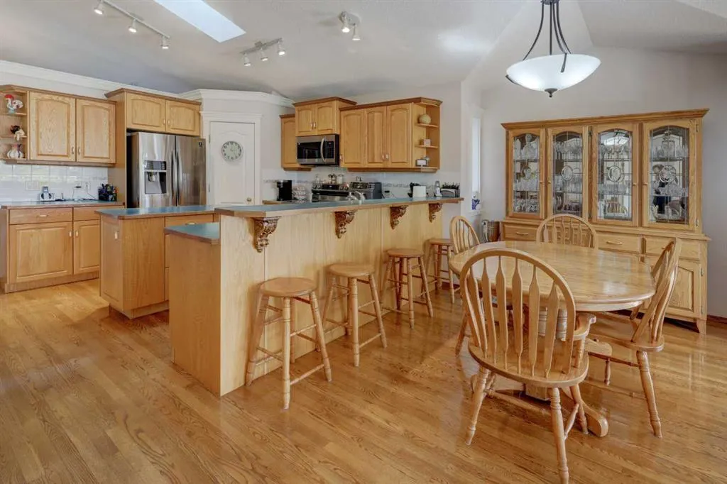 45 Panorama Hills Manor NW