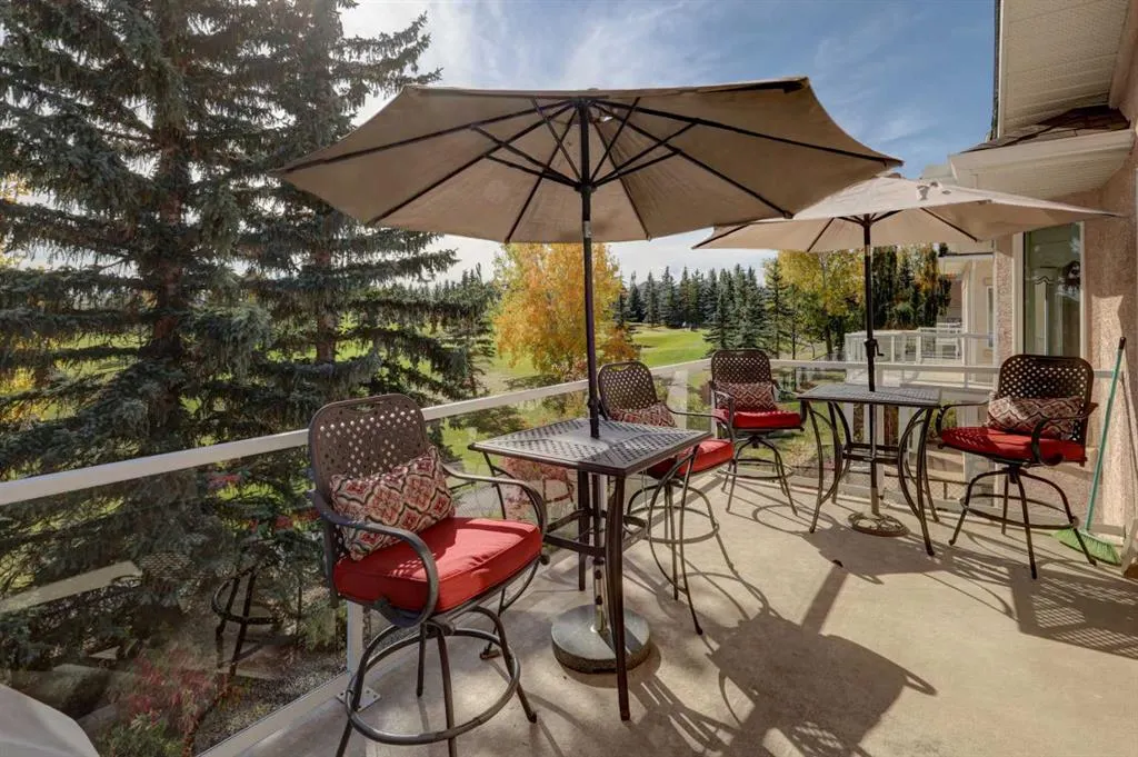 45 Panorama Hills Manor NW
