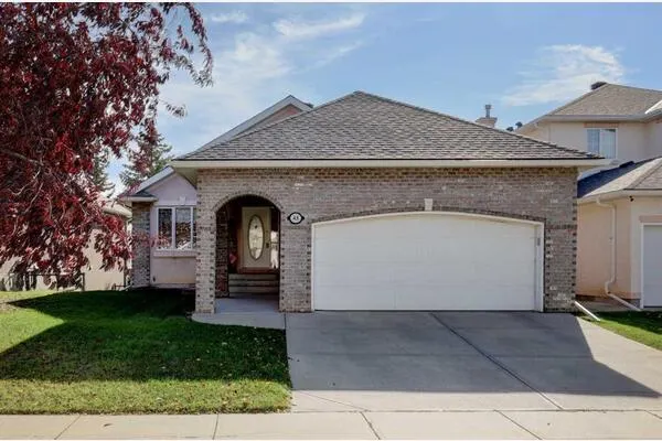 45 Panorama Hills Manor NW