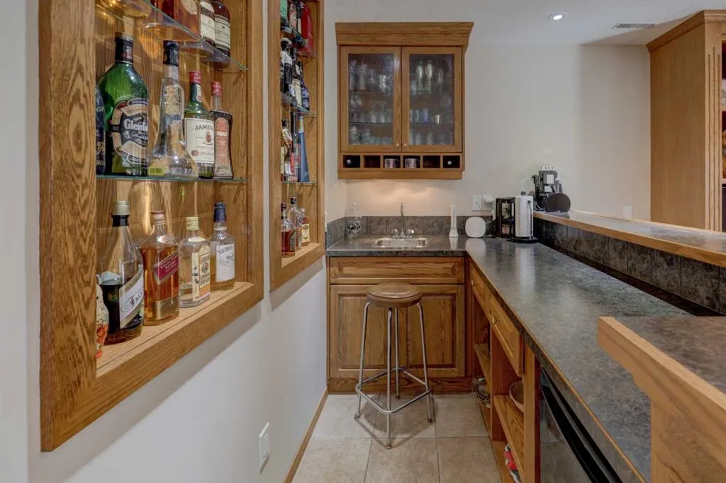 45 Panorama Hills Manor NW
