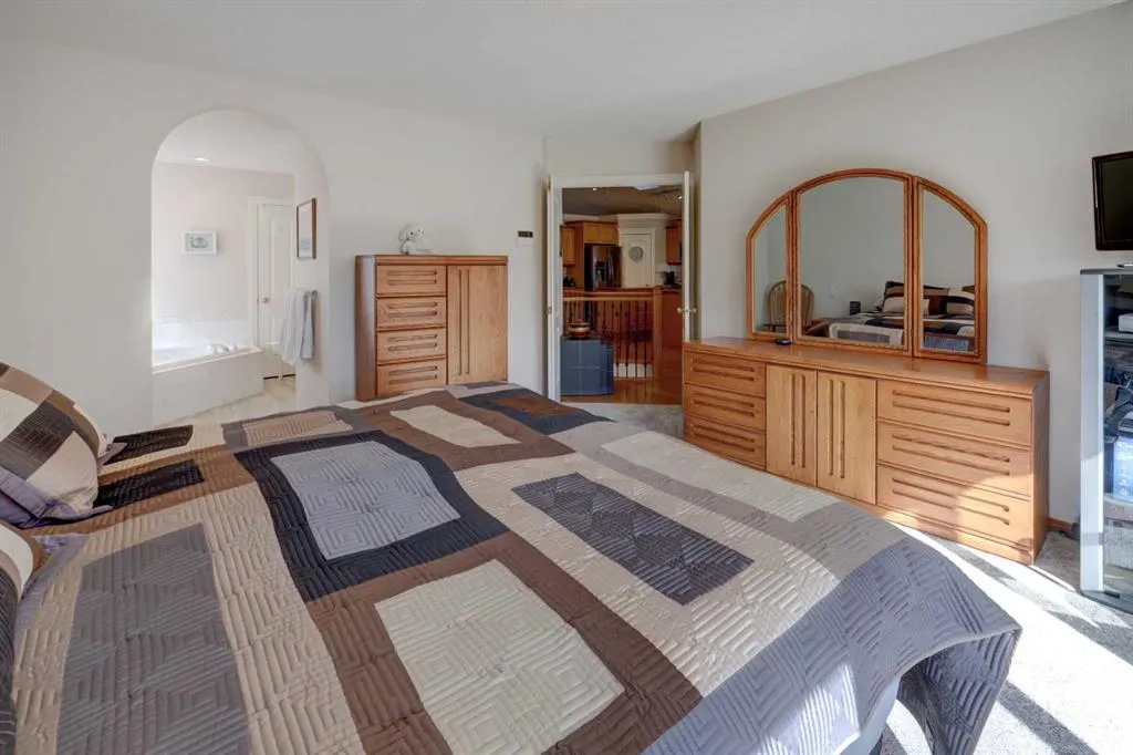 45 Panorama Hills Manor NW