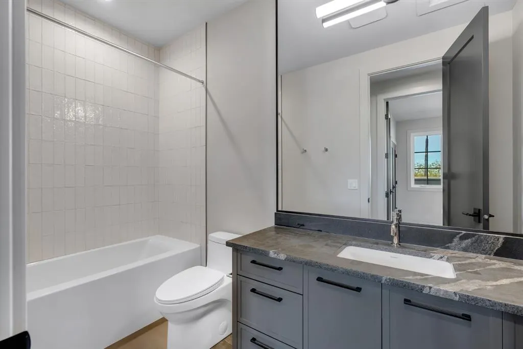 1208 Bellevue Avenue SE #1