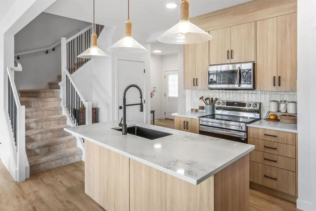 288 Sora Terrace SE