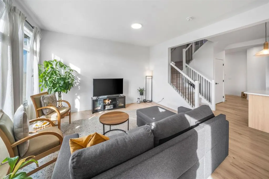 288 Sora Terrace SE