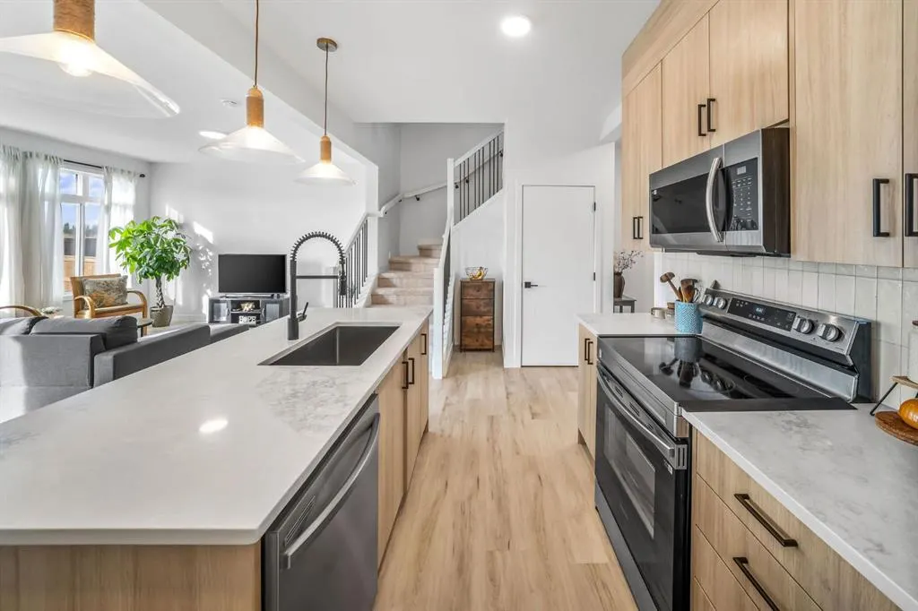 288 Sora Terrace SE