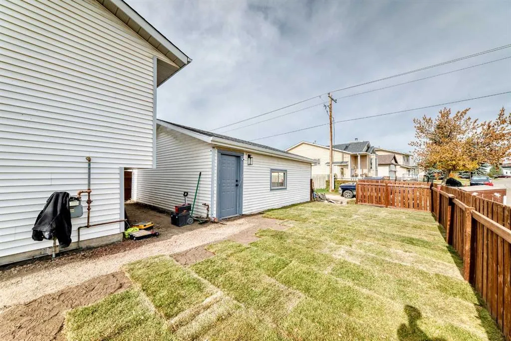 68 Erin Park Drive SE