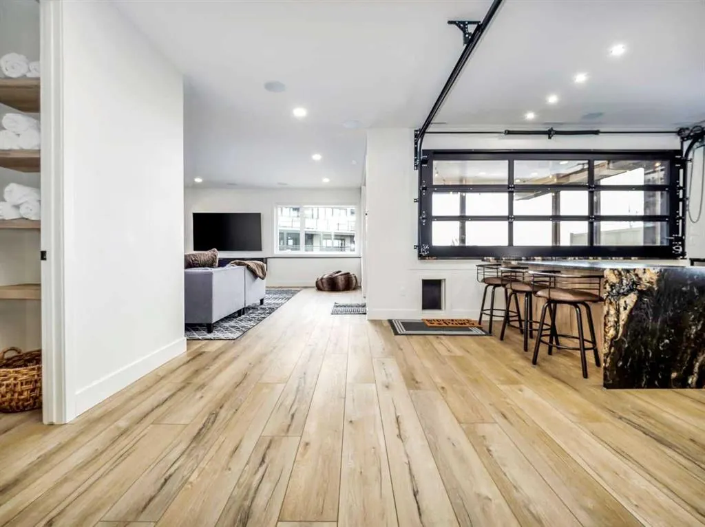 19 Stonecrest Point W