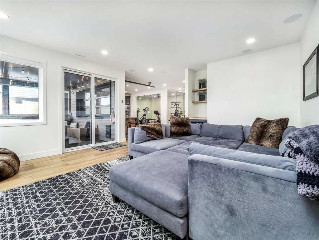 19 Stonecrest Point W
