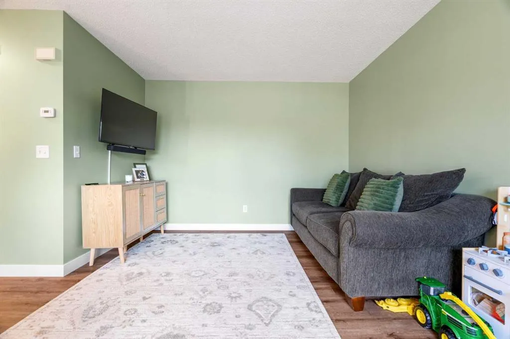 29 Poplar Avenue #1
