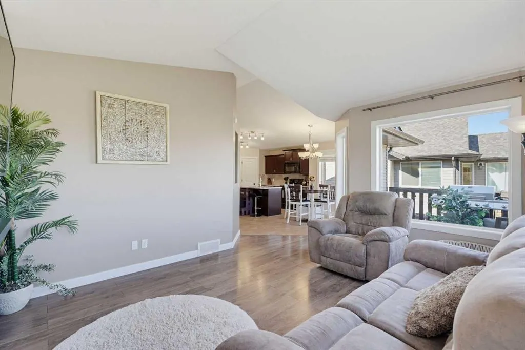5256 48 Street Close