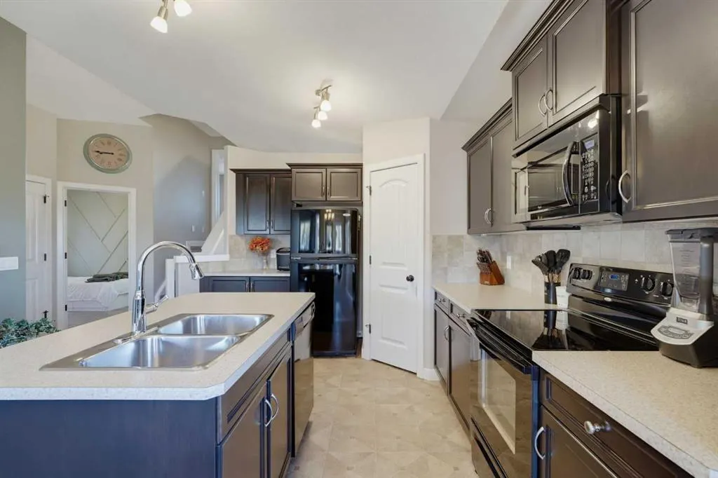 5256 48 Street Close