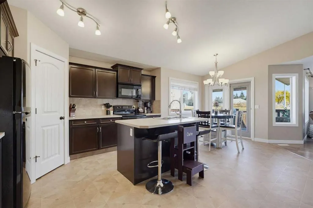 5256 48 Street Close