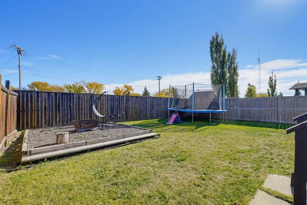 5256 48 Street Close