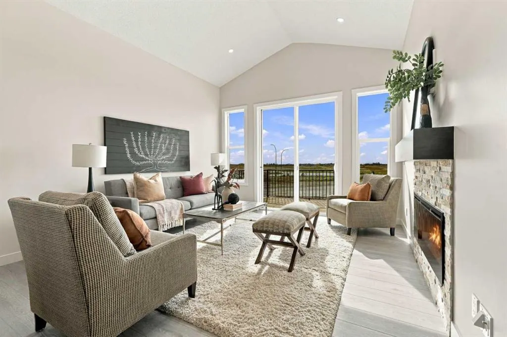 196 Buffaloberry Manor SE