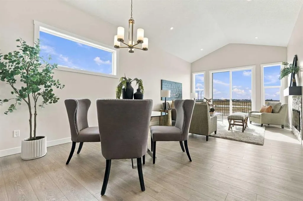 196 Buffaloberry Manor SE
