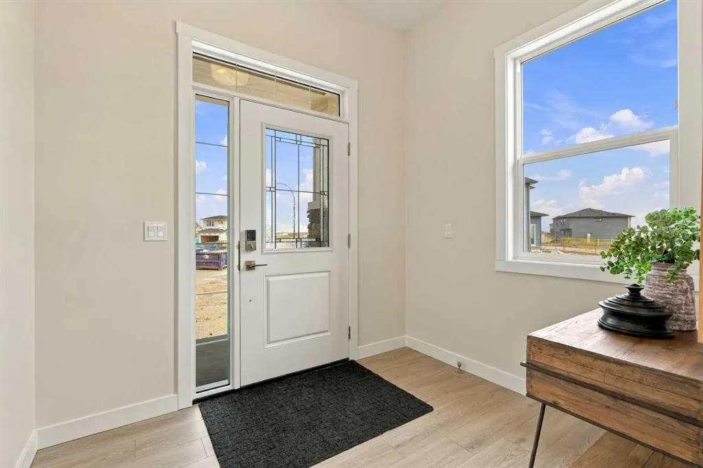 196 Buffaloberry Manor SE