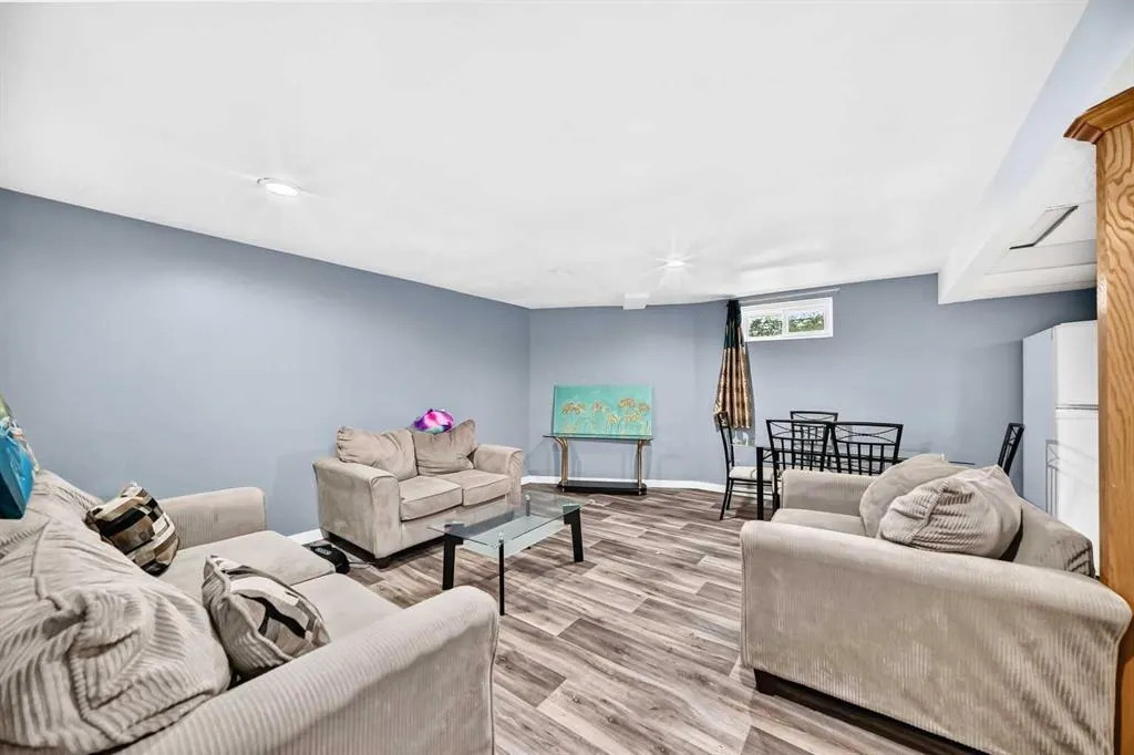 5447 RUNDLEVIEW Road NE
