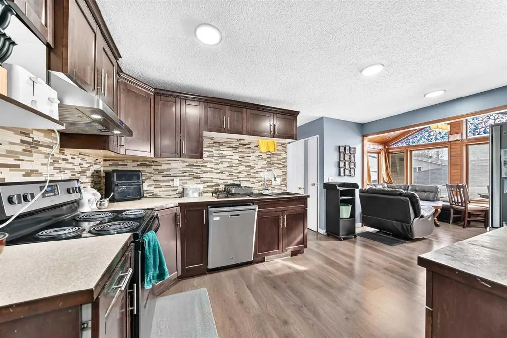 5447 RUNDLEVIEW Road NE