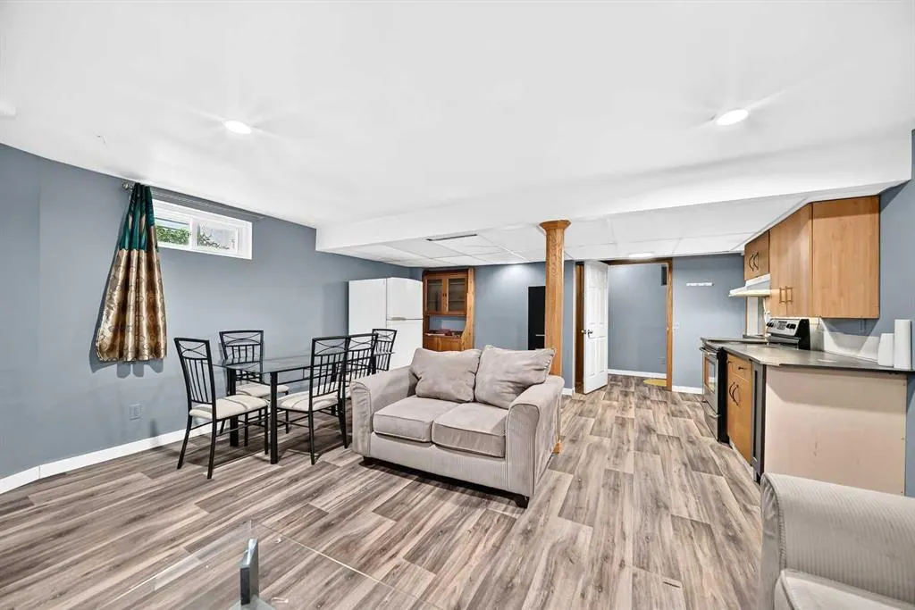 5447 RUNDLEVIEW Road NE