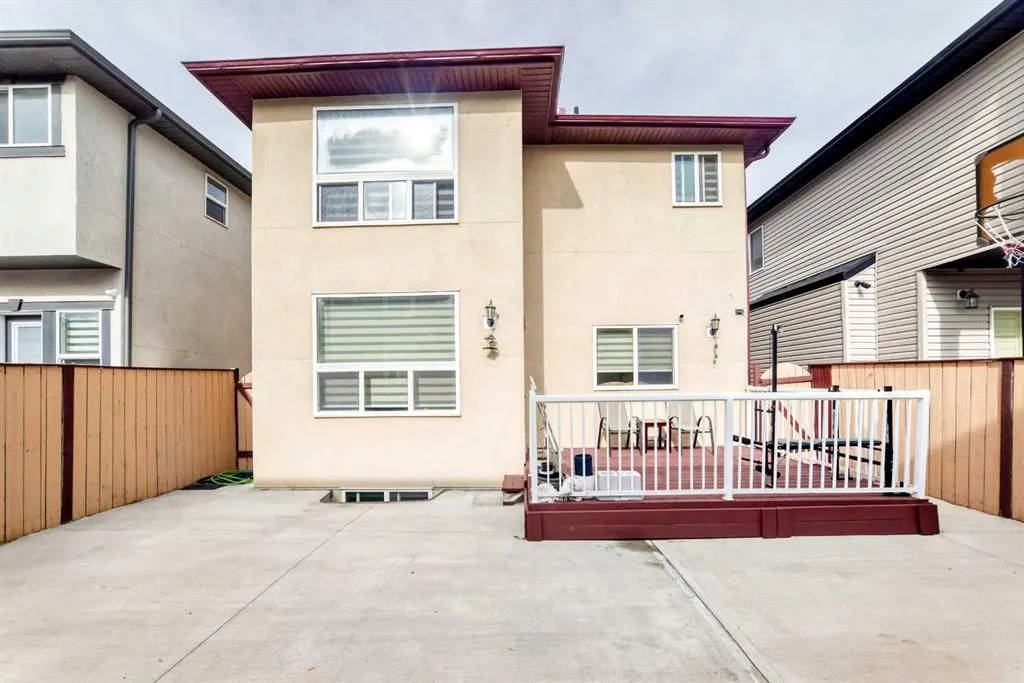 336 Saddlemont Boulevard NE